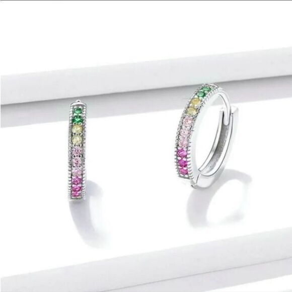 Multi Colored Minimalist hoop huggie earrings in 925 and cubic zirconia - Picture 7 of 7